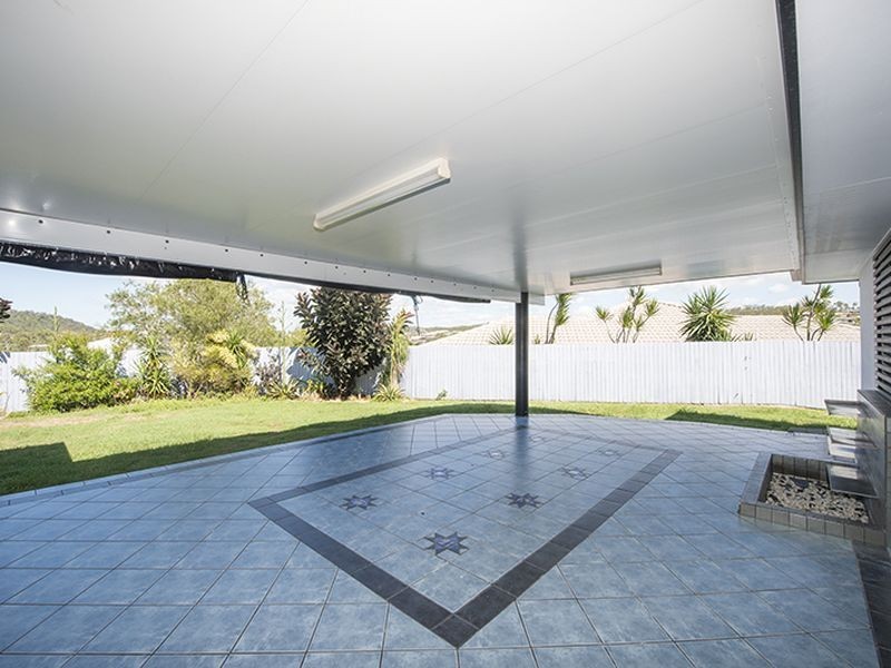 12 Craigmoor Court, New Auckland QLD 4680