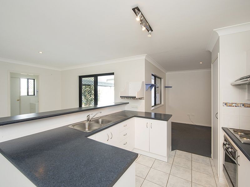 12 Craigmoor Court, New Auckland QLD 4680
