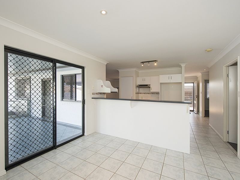 12 Craigmoor Court, New Auckland QLD 4680