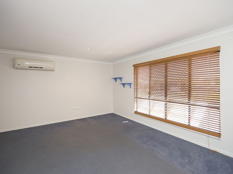 12 Craigmoor Court, New Auckland QLD 4680