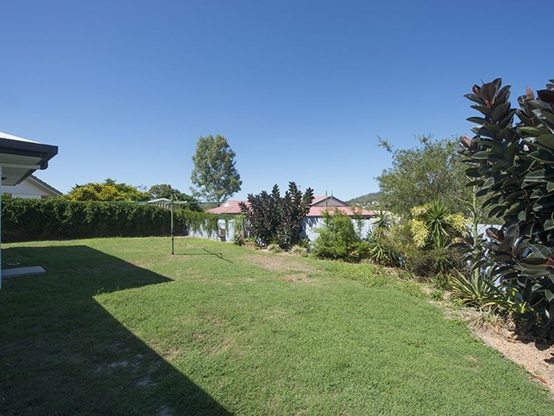 12 Craigmoor Court, New Auckland QLD 4680