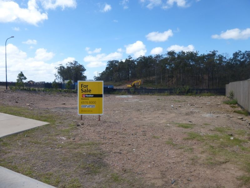 Riverstone Rise, Boyne Island QLD 4680