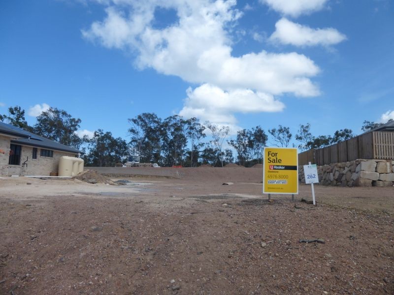 Riverstone Rise, Boyne Island QLD 4680