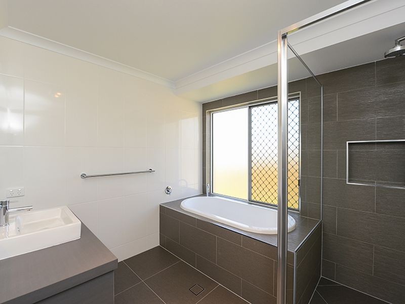 13 Bellbird Circuit, New Auckland QLD 4680