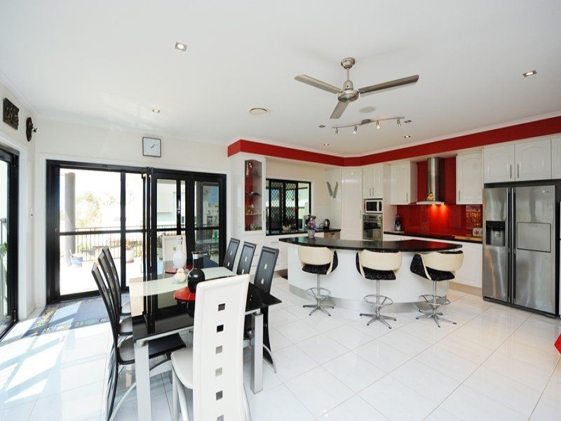 32 Dolphin Terrace, South Gladstone QLD 4680