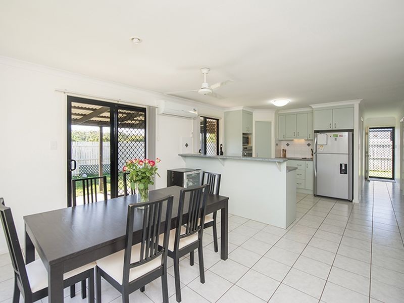 10a Linhow Crescent, Clinton QLD 4680