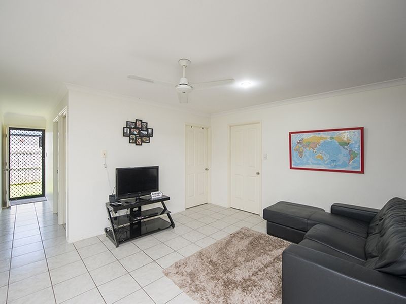 10a Linhow Crescent, Clinton QLD 4680