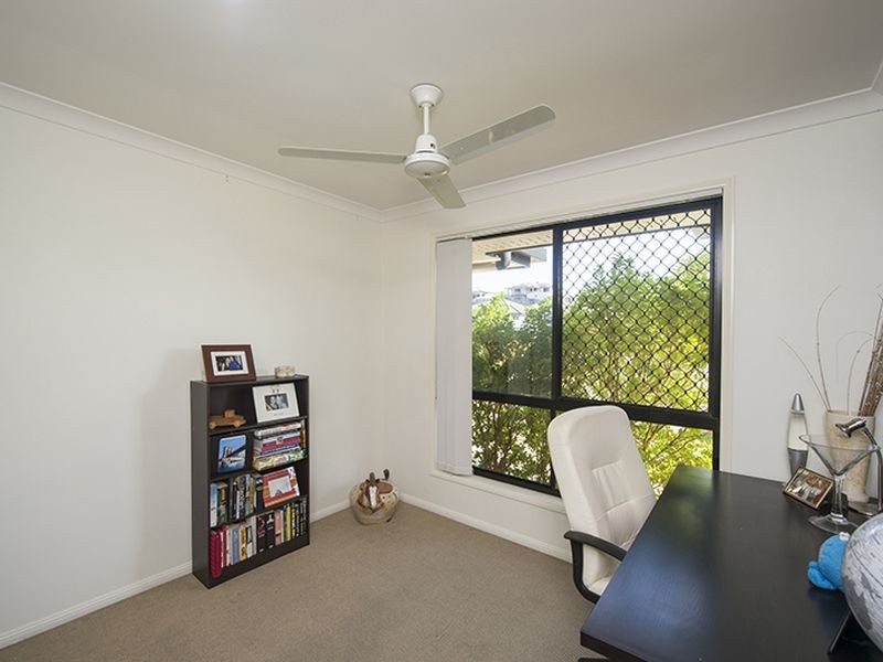 10a Linhow Crescent, Clinton QLD 4680