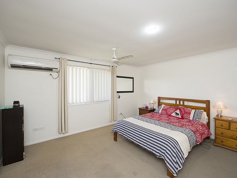 10a Linhow Crescent, Clinton QLD 4680