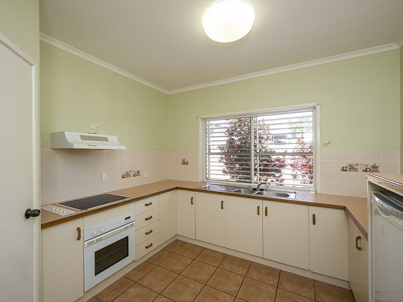 12 Fowler Street, West Gladstone QLD 4680