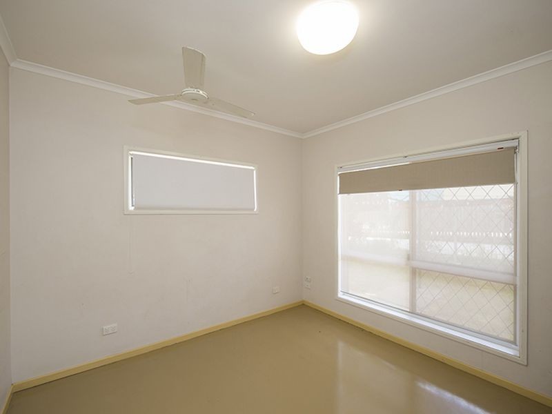 12 Fowler Street, West Gladstone QLD 4680