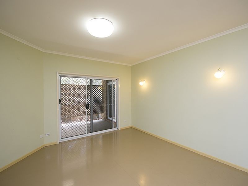 12 Fowler Street, West Gladstone QLD 4680