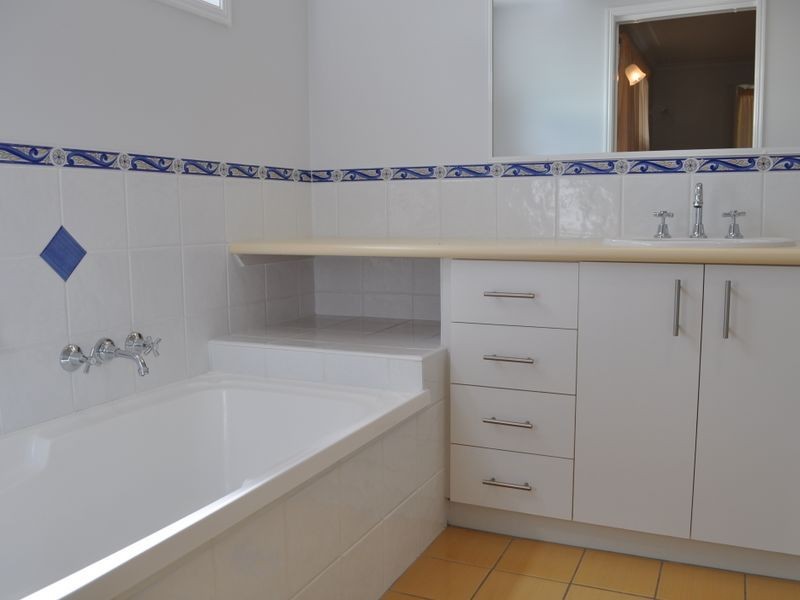 9 Calman Street, Clinton QLD 4680