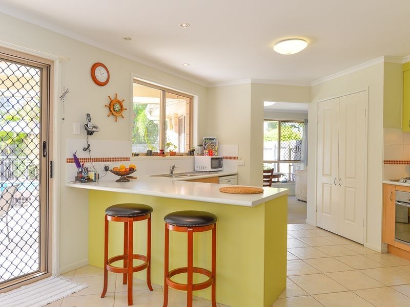 27 Victoria Avenue, Glen Eden QLD 4680