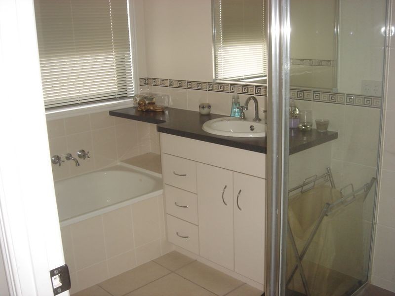 8 Dean Street, Glen Eden QLD 4680