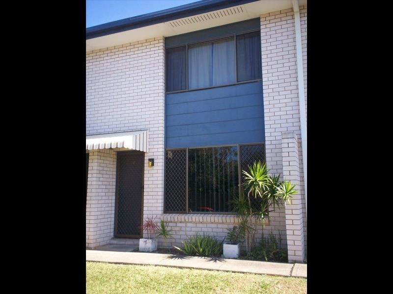 5/17 ROBERTS STREET, Gladstone QLD 4680