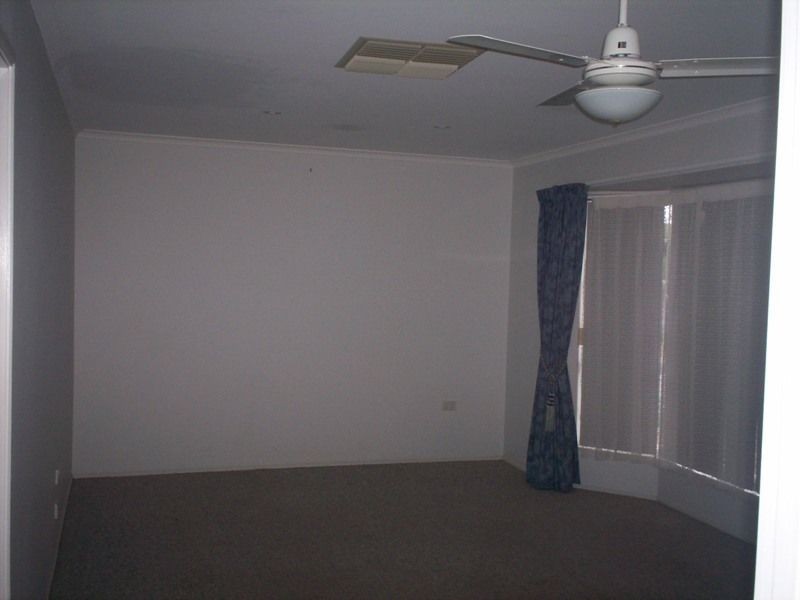 71 J HICKEY AVENUE, Gladstone QLD 4680