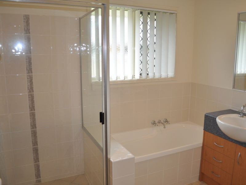 2 Parkview Court, Kin Kora QLD 4680
