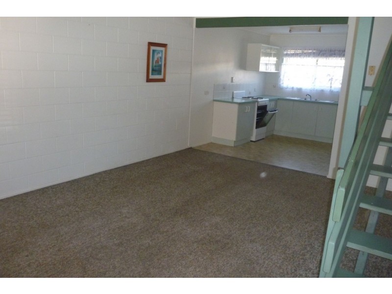 Unit 5/218 Auckland Street, South Gladstone QLD 4680