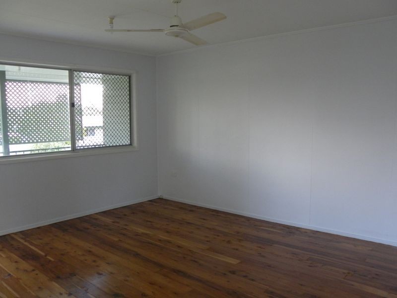 11 Dalton Street, Clinton QLD 4680