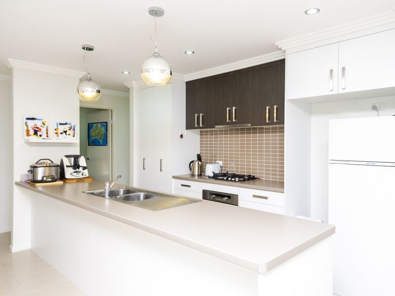 6 Briffney Street, Kirkwood QLD 4680