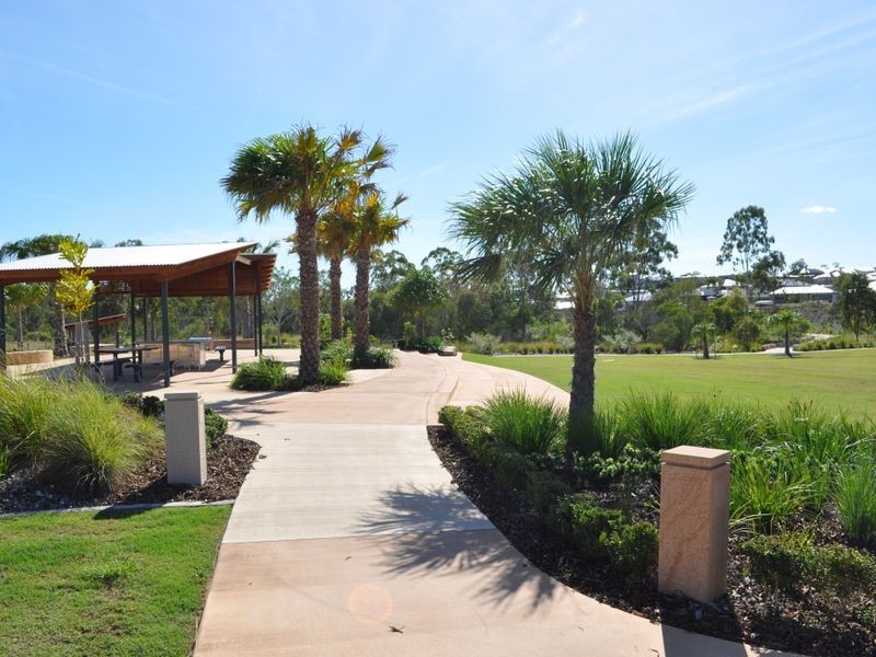 6 Briffney Street, Kirkwood QLD 4680