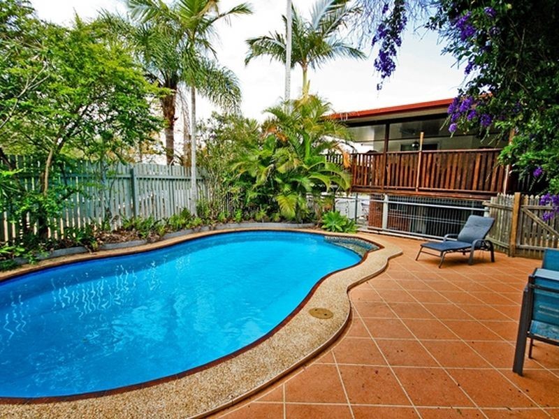 1 Banksia Street, Boyne Island QLD 4680
