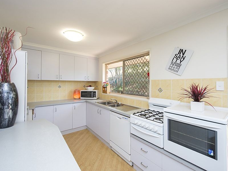 20 Fairway Avenue, Clinton QLD 4680