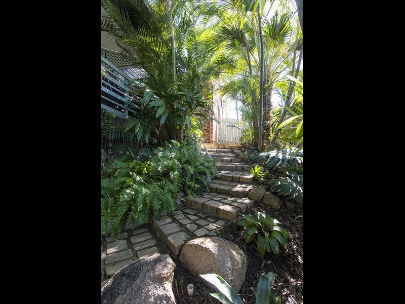 20 Fairway Avenue, Clinton QLD 4680