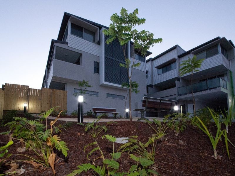 1&2/100 Glenlyon Street, Gladstone QLD 4680