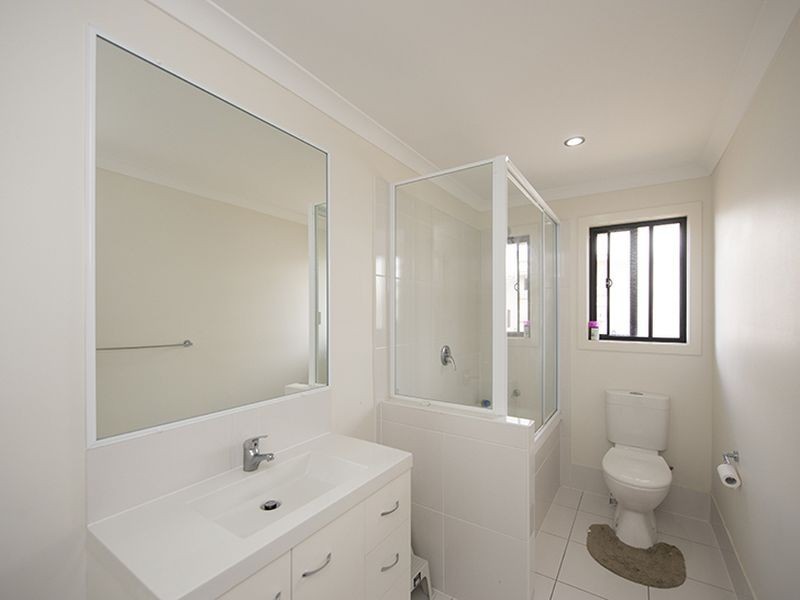 6 Giles Street, Glen Eden QLD 4680