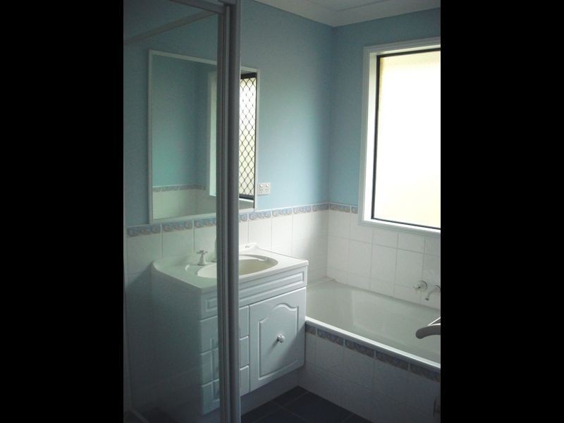 9 Willespie Place, New Auckland QLD 4680