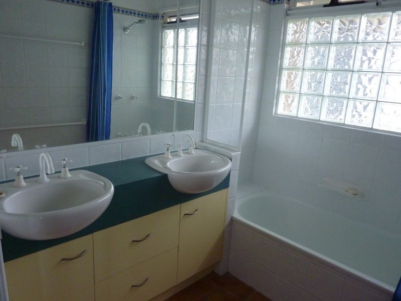 4 The Esplanade, Gladstone QLD 4680