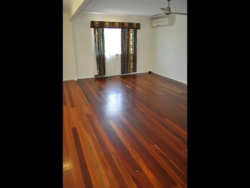 10 Wilson Street, New Auckland QLD 4680