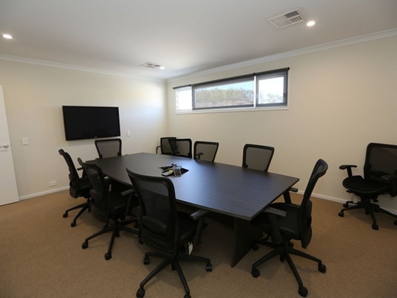 33 Tulipwood Circuit, Boyne Island QLD 4680