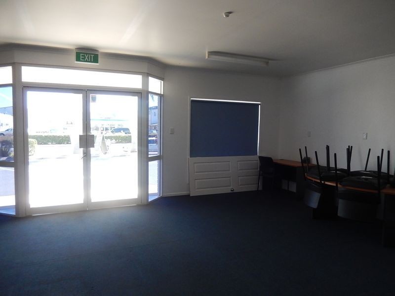 Shop 2/107 Hanson Road, Gladstone QLD 4680