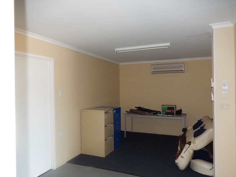 Shop 2/107 Hanson Road, Gladstone QLD 4680