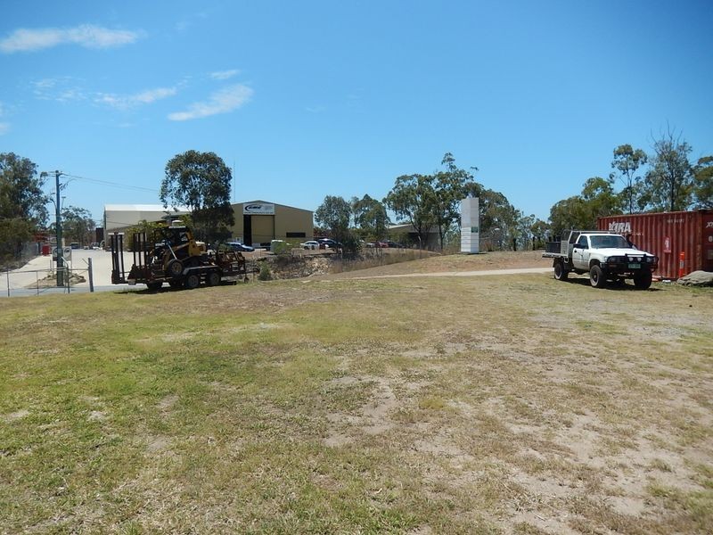 Shed 2/6 Dalrymple Drive, Toolooa QLD 4680