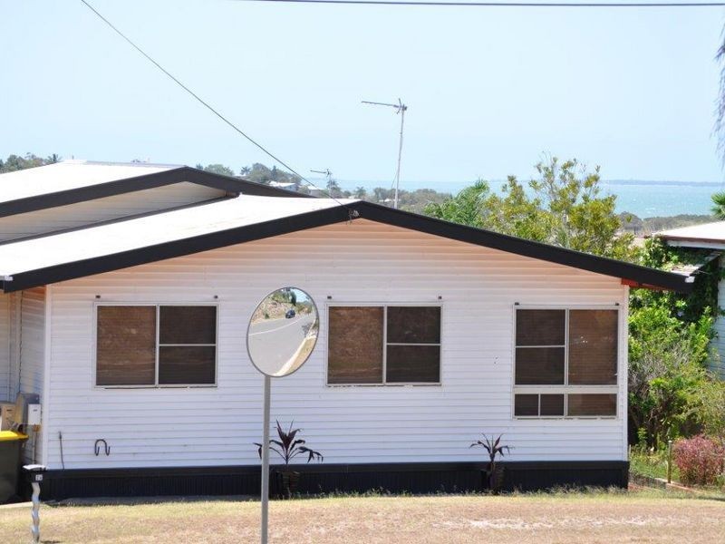 24 Agnes Street, South Gladstone QLD 4680