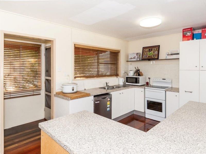 24 Agnes Street, South Gladstone QLD 4680