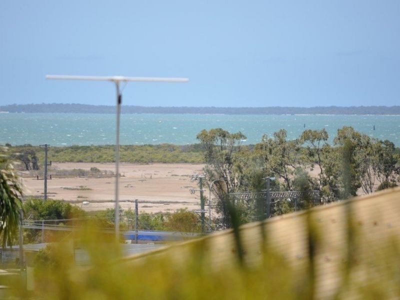 24 Agnes Street, South Gladstone QLD 4680