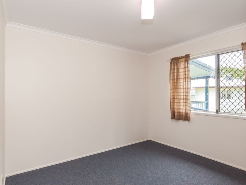 29 Pine Avenue, West Gladstone QLD 4680