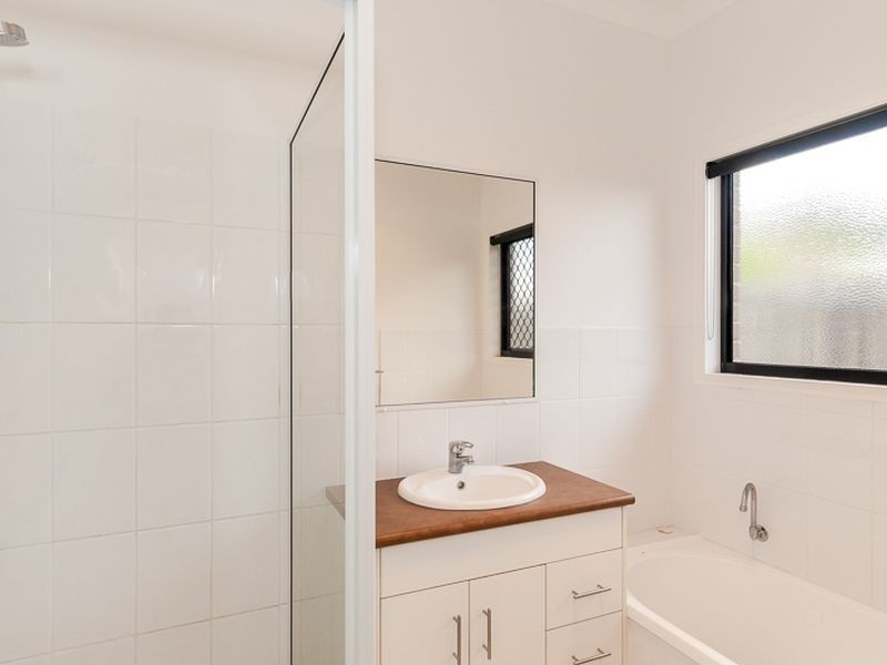 23 Larcom Rise, West Gladstone QLD 4680