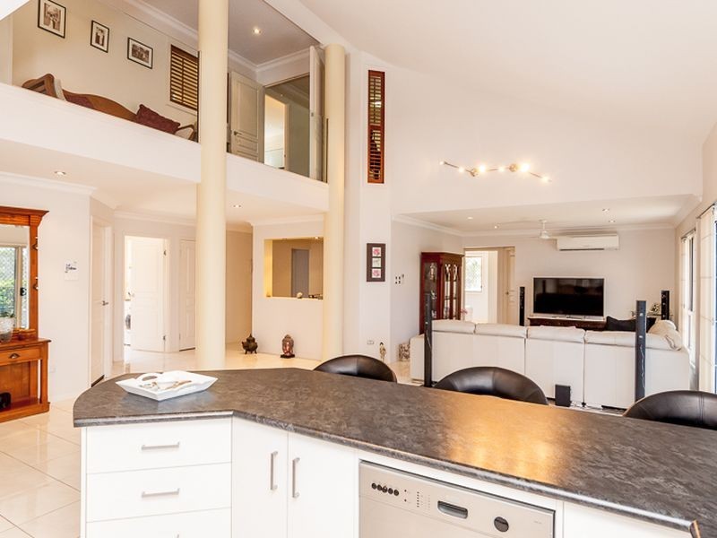 82 Emmadale Drive, New Auckland QLD 4680