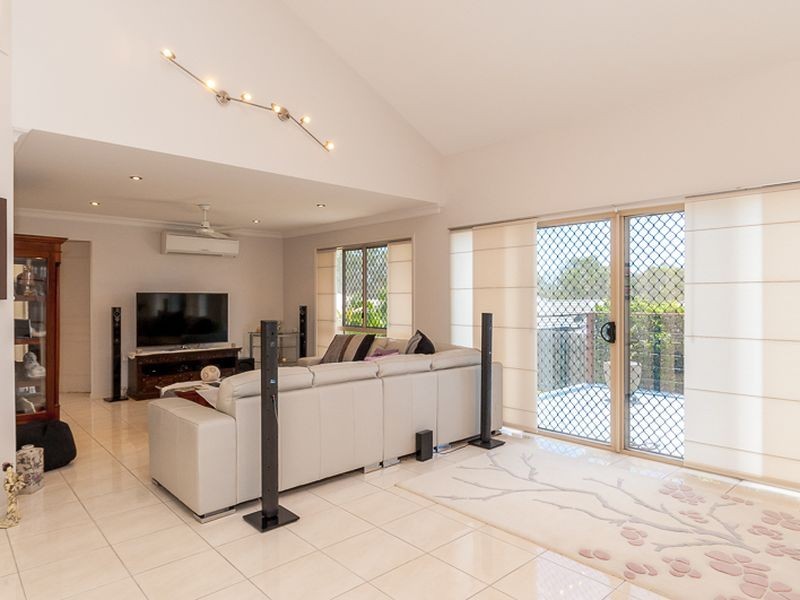 82 Emmadale Drive, New Auckland QLD 4680