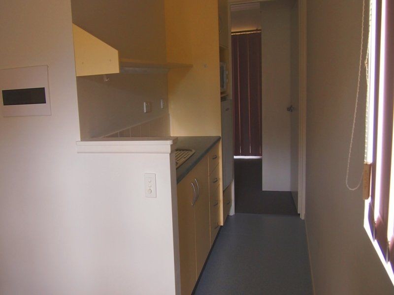 24/8 Wicks Street, New Auckland QLD 4680