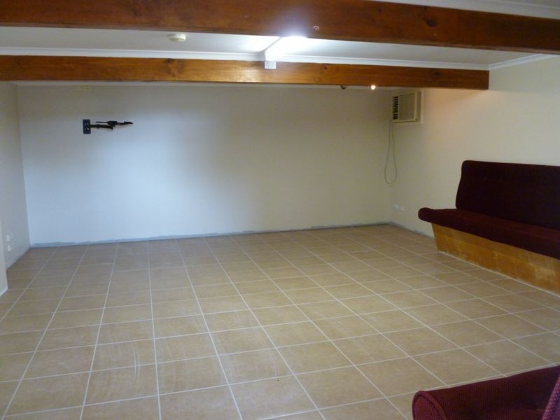 27 Paterson Street, West Gladstone QLD 4680