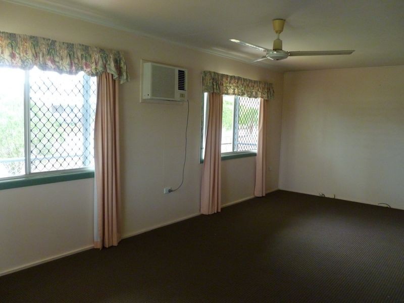 27 Paterson Street, West Gladstone QLD 4680