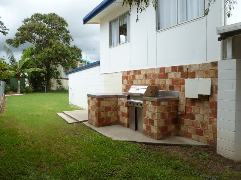 27 Paterson Street, West Gladstone QLD 4680