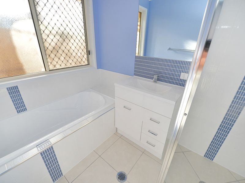 4 Willow Street, New Auckland QLD 4680